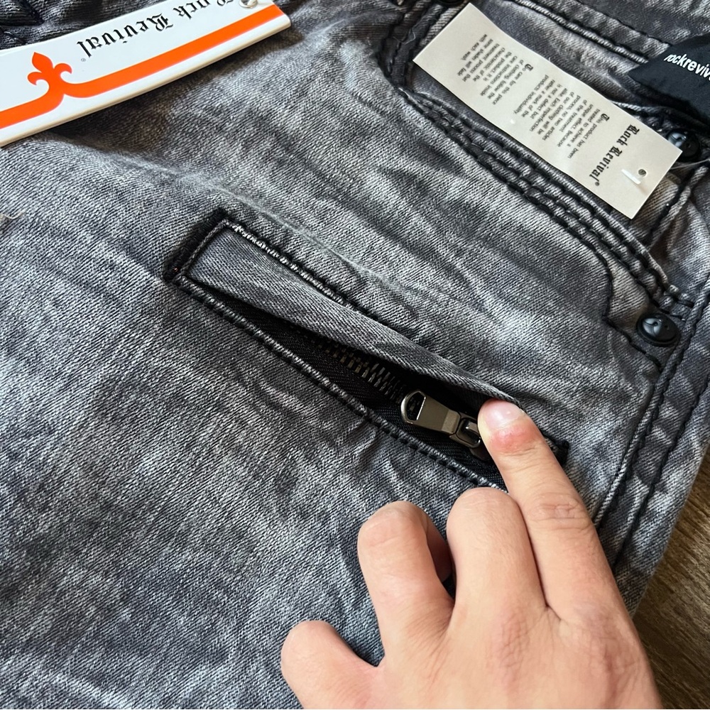 Rock Revival Men's Mike Biker Grey Wash Denim Jeans Size 38x32 - Picture 8 of 9